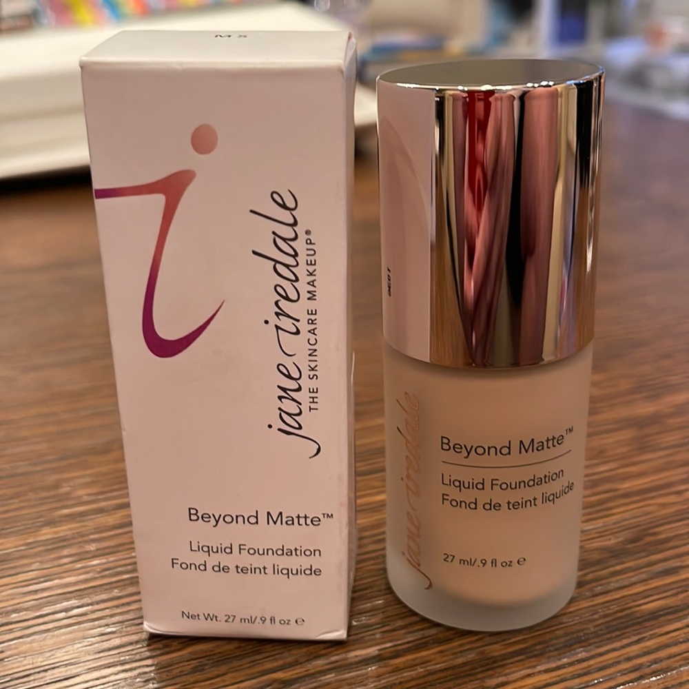 Jane Iredale Beyond Matte M5 Liquid Foundation - Picture 4 of 6